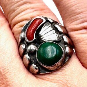 Vintage Native American Sterling Silver Green Turquoise Red Coral Heavy Ring SZ